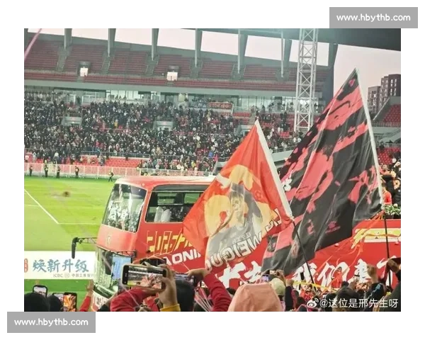 大连英博贺辽宁铁人冲超夺冠，辽足双雄启新篇